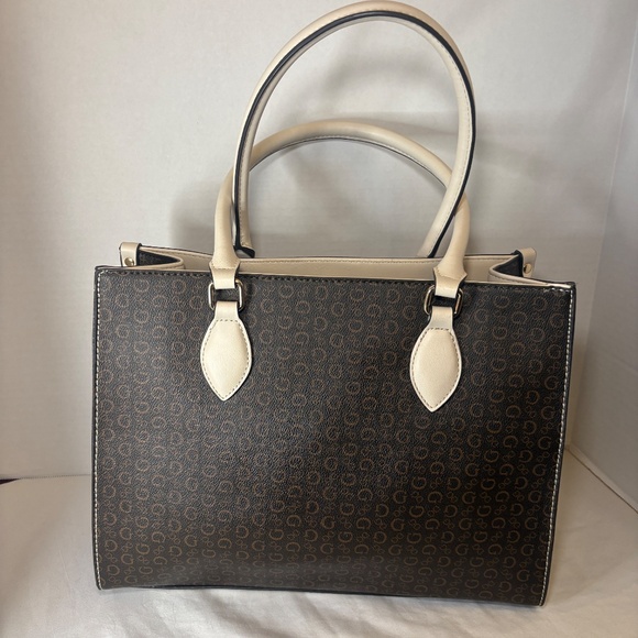 GUESS Oakpark Signature Print handbag/Carryall/Sling Bag Stone MultiColor NWOT - Picture 5 of 12